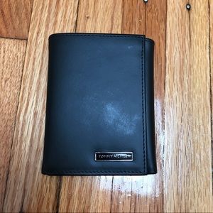 COPY - NWOT TOMMY HILFIGER BLACK DBL TRIFOLD WALLET